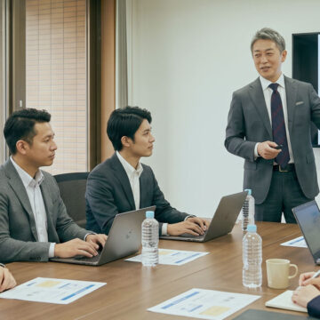 評価者研修の実施方法を比較!費用・時間・効果・業務影響から最適な選び方を解説