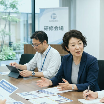評価者訓練における評価演習の設計とは？「ケーススタディ設定「と「実在部下設定」の違いを解説